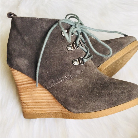 Express • Wedge Booties - Picture 5 of 8